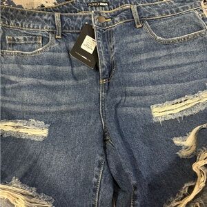 Fashion Nova Shorts new size 13 Bermuda distressed shorts the time around